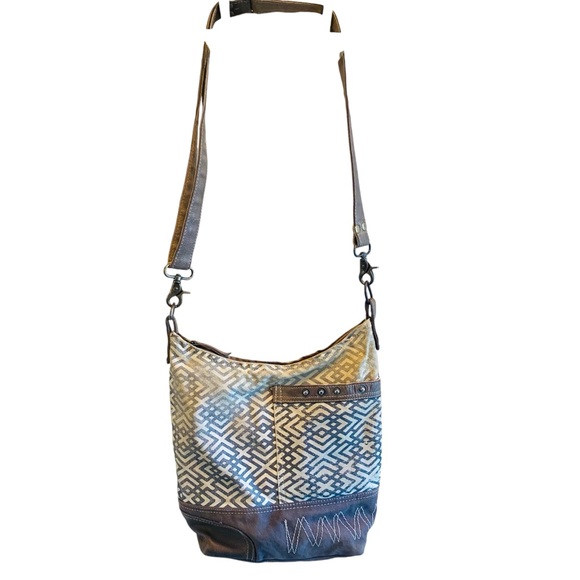 Myra Bag X Design Boho Multi Print Canvas Tote Crossbody Bag - Picture 2 of 7